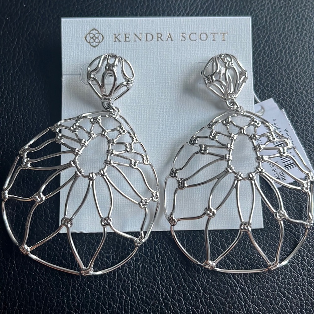 Kendra Scott Hallie Statement earrings